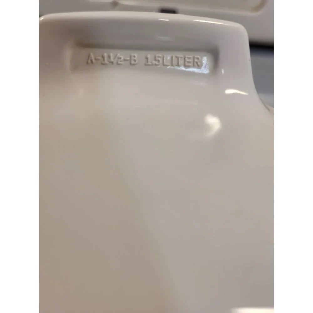 Vintage CorningWare Blue Cornflower A-1 1/2-B Casserole Dish 1.5 Liter White & B
